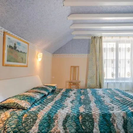 Cozy Private 4 Bedroom House Near Seaside