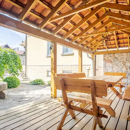 Cozy Private 4 Bedroom House Near Seaside