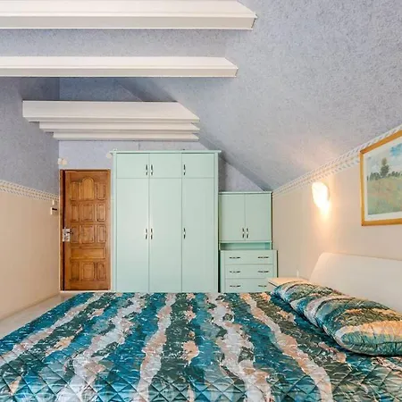 Cozy Private 4 Bedroom House Near Seaside Feriehus