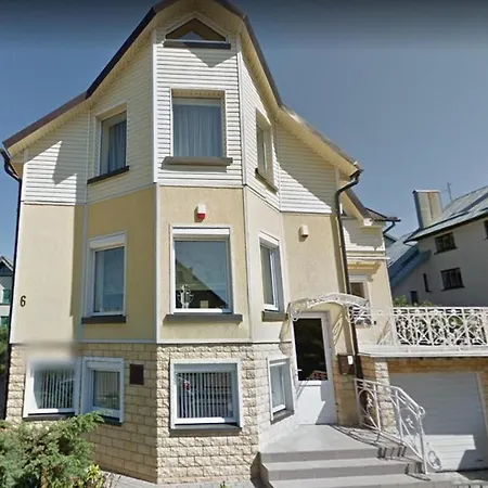 Cozy Private 4 Bedroom House Near Seaside